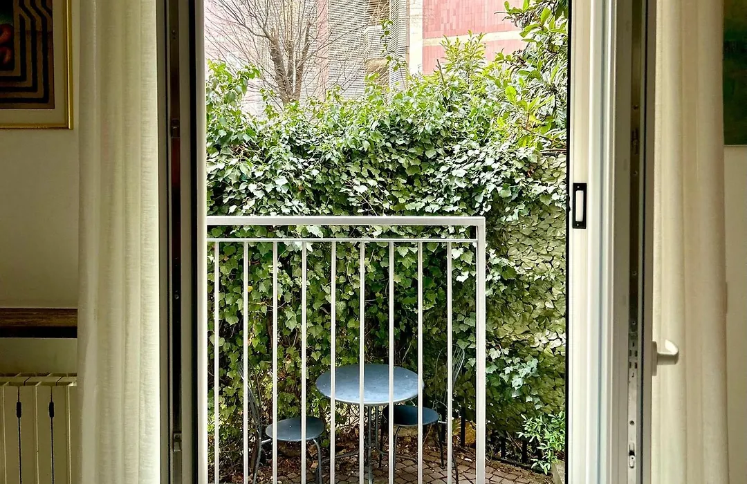 Lovely 2 Room Apartment With Small Garden-1