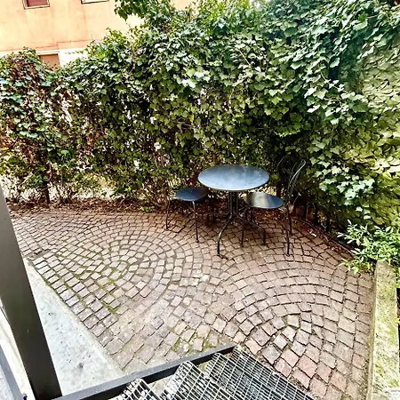 Lovely 2 Room Apartment With Small Garden-3