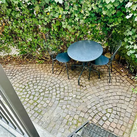 Lovely 2 Room Apartment With Small Garden-3